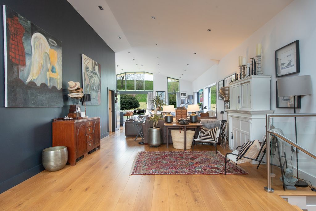 Property photo 2 of 38 Open Plan Living