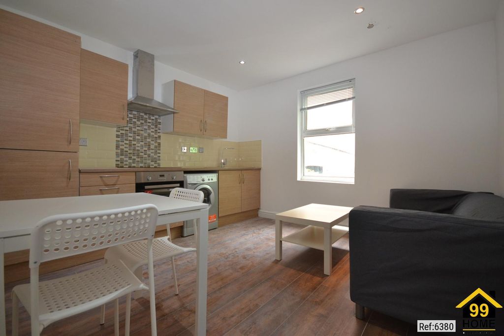 Property photo 2 of 10 Photo 1