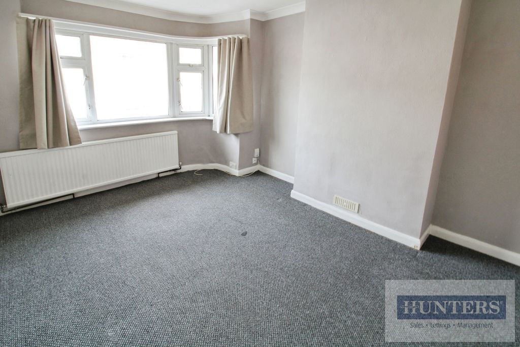 Property photo 2 of 9 Lounge