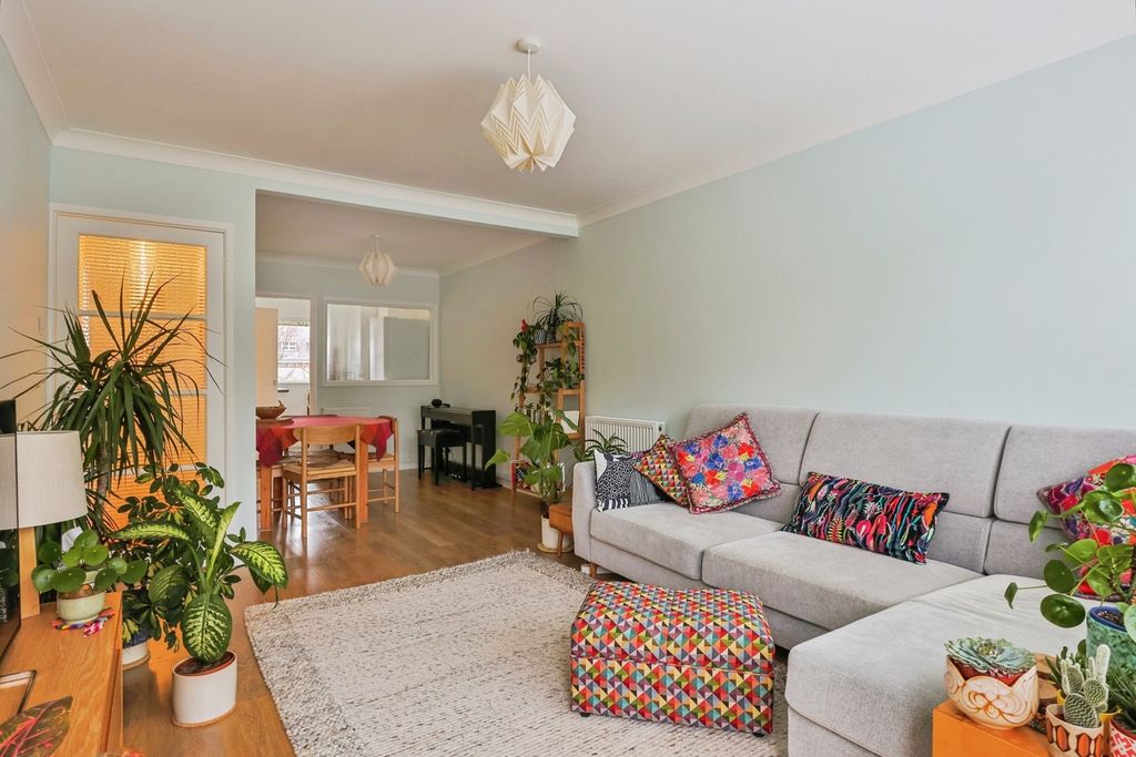 Property photo 2 of 20 Pbox-Img.Jpg