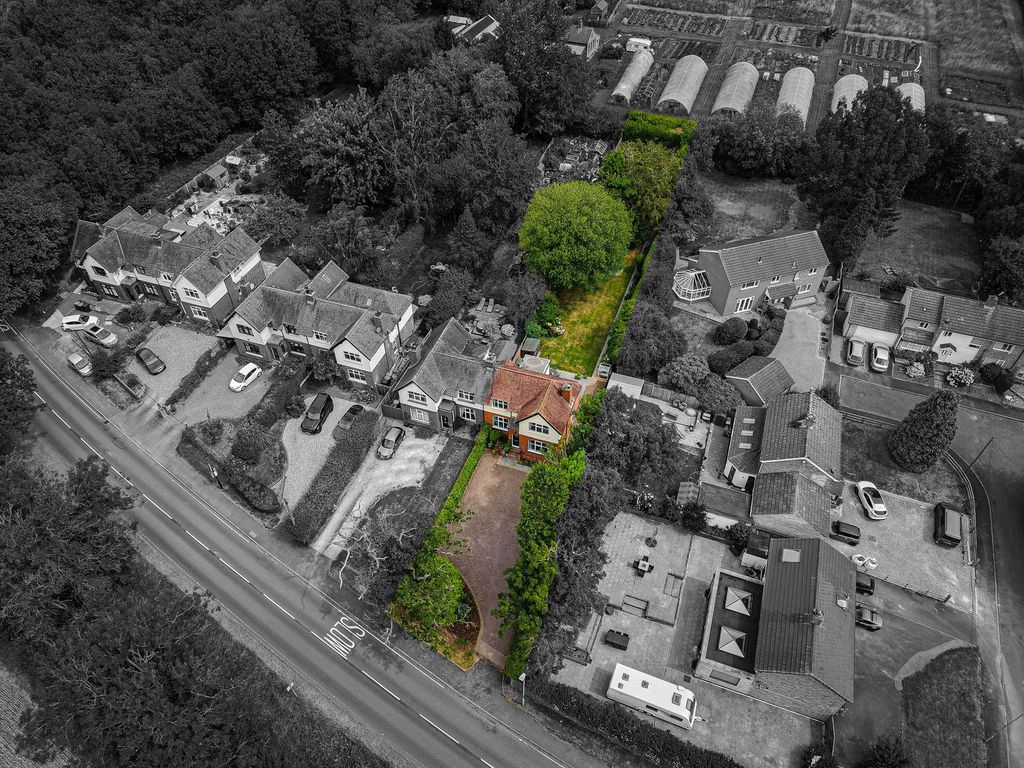Property photo 2 of 37