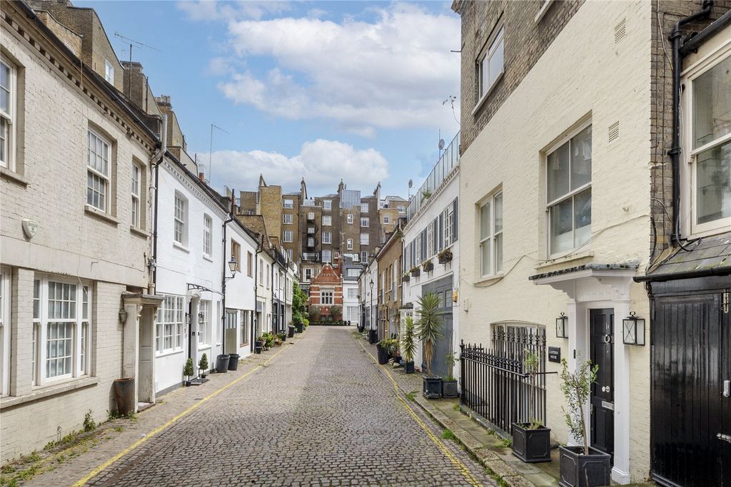 Property photo 1 of 15 Mews