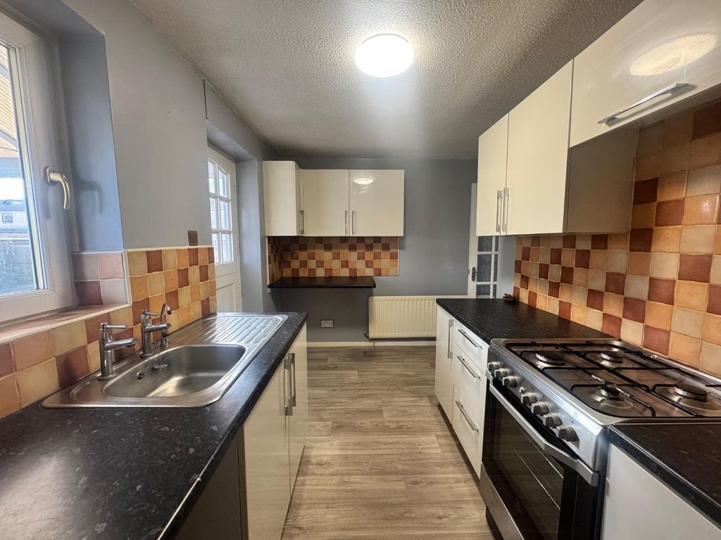 Property photo 3 of 13 Gt9Oz81Dyua9Qge7X11Xsq.Jpg