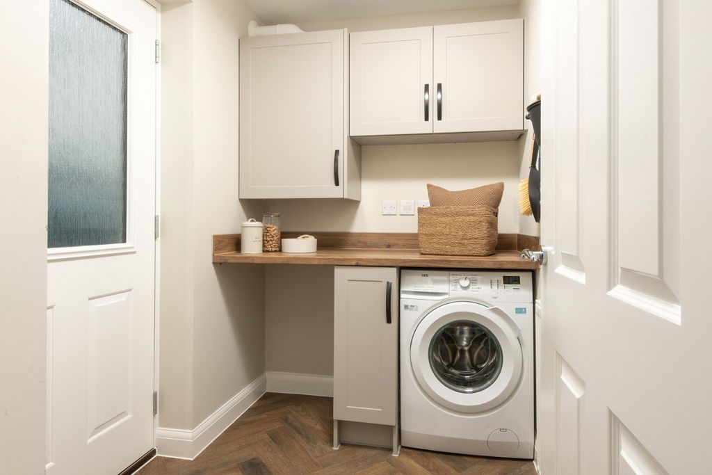 Property photo 3 of 10 Dwh Em Kirkdale Kitchen Ashbourne