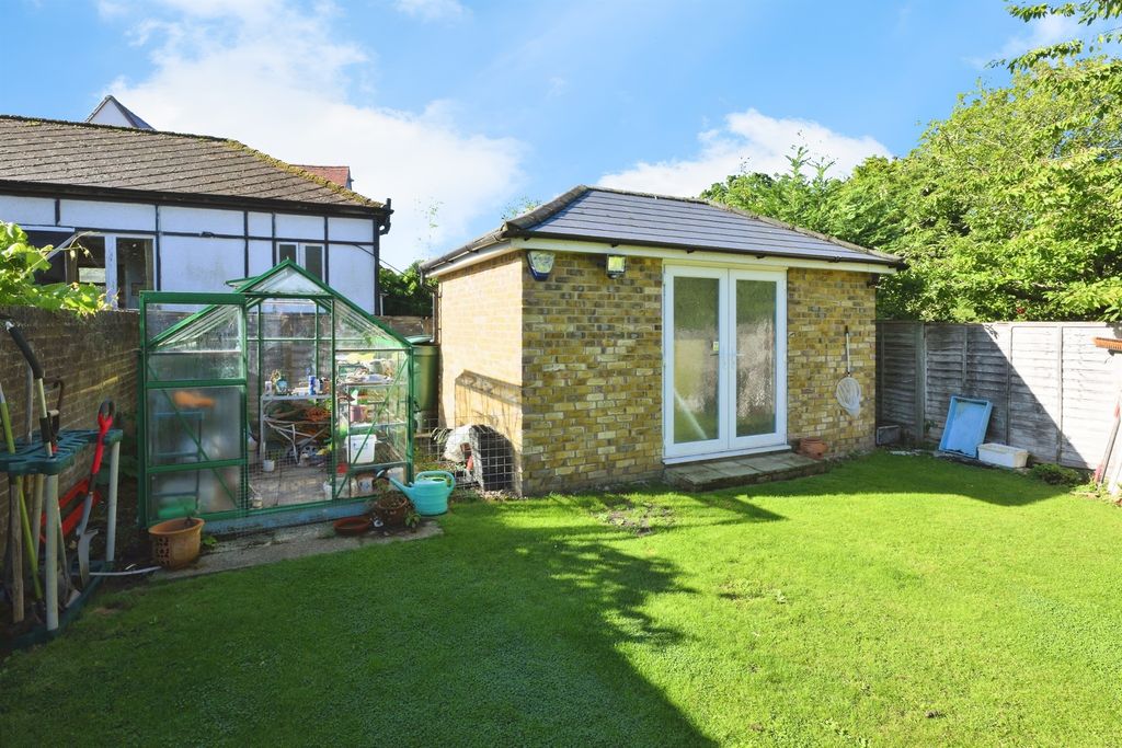 Old Nazeing Road, Broxbourne EN10, 4 bed detached house for sale, £ ...