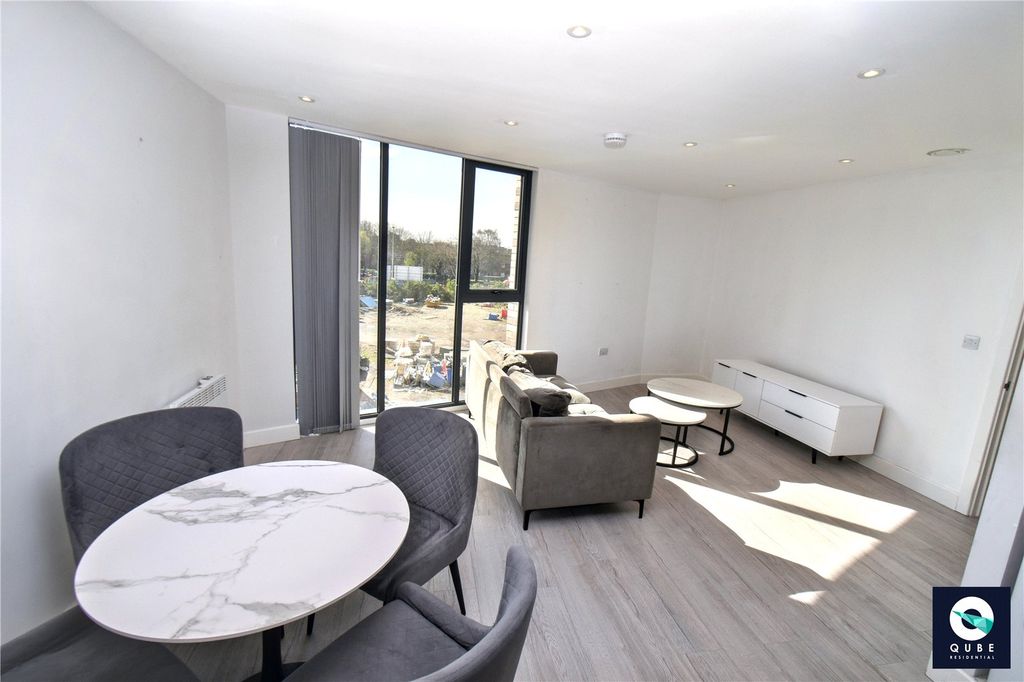 Property photo 3 of 10 Picture No. 12