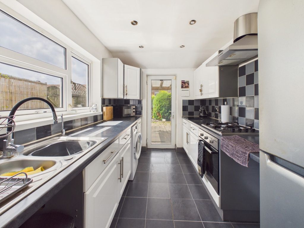 Property photo 2 of 14 5205006