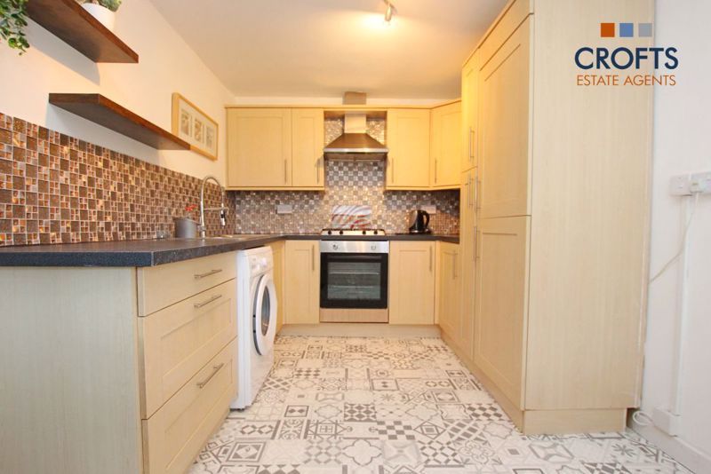 Property photo 2 of 10 Kitchen