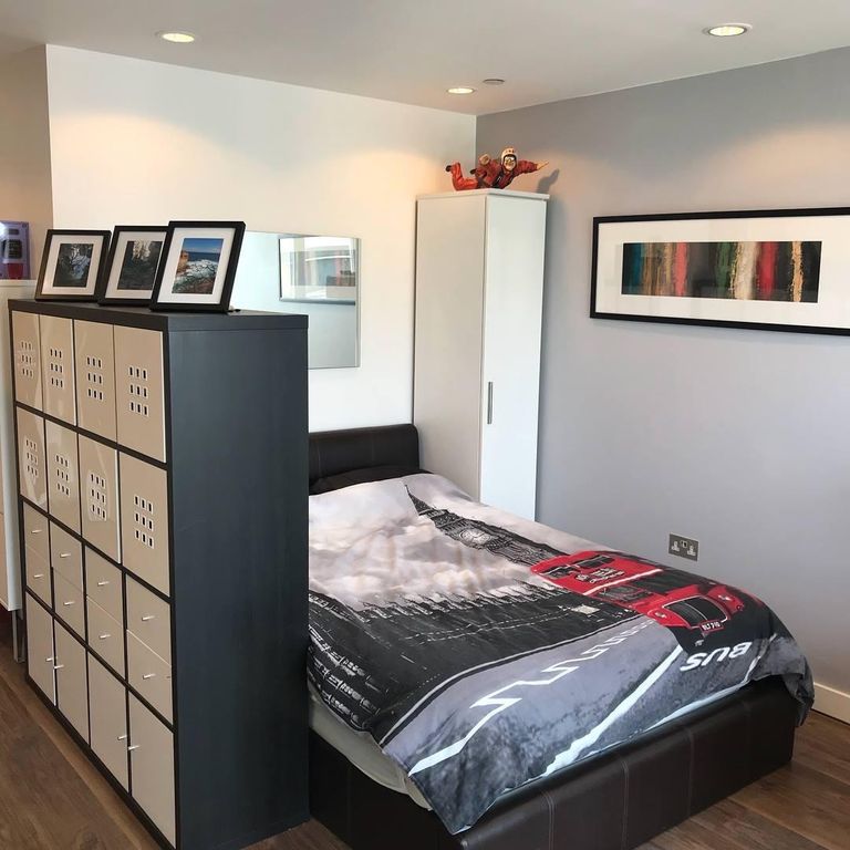 Property photo 3 of 11 2002 Pink 5.Jpg