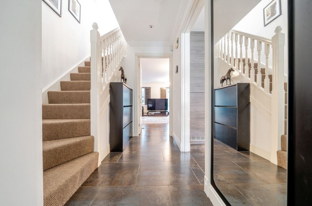Property photo 2 of 17 1350065-15-68c19B...