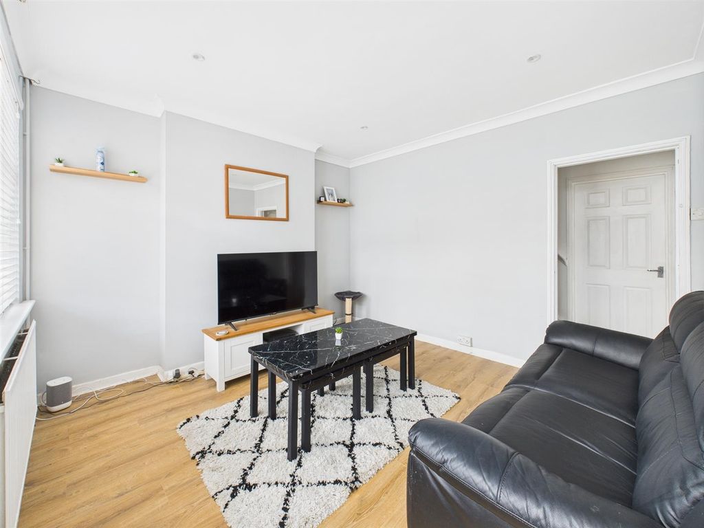 Property photo 3 of 12 Cam03975G0-Pr0133-Still002.Jpg