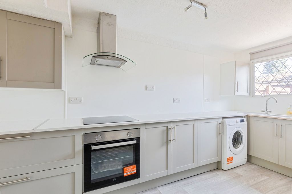 Property photo 3 of 20 Pbox-Img.Jpg