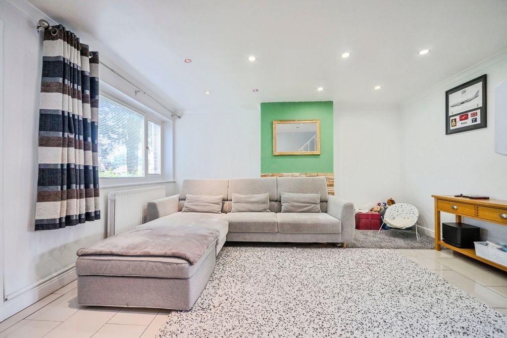 Property photo 2 of 21 Pbox-Img.Jpg