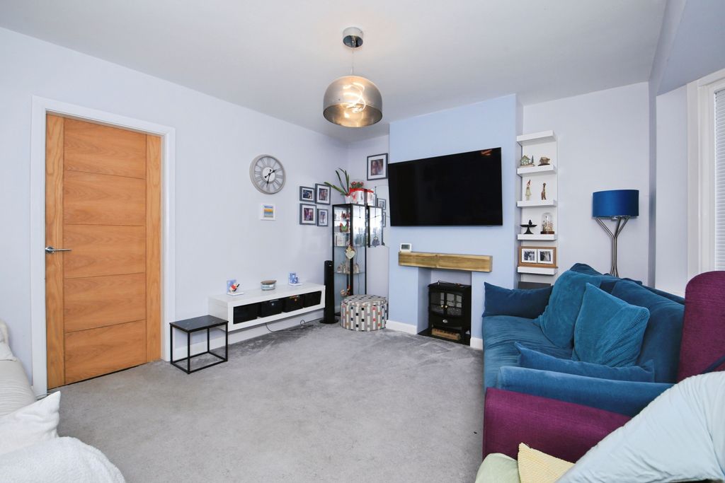 Property photo 2 of 21 Img_1157