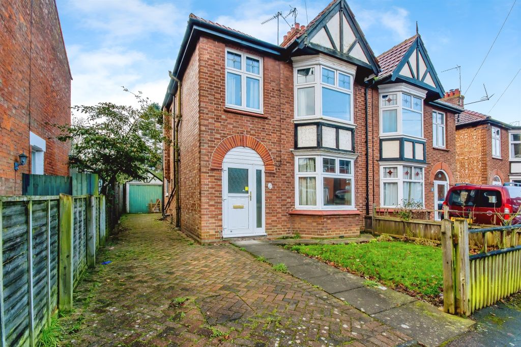 Property photo 1 of 17