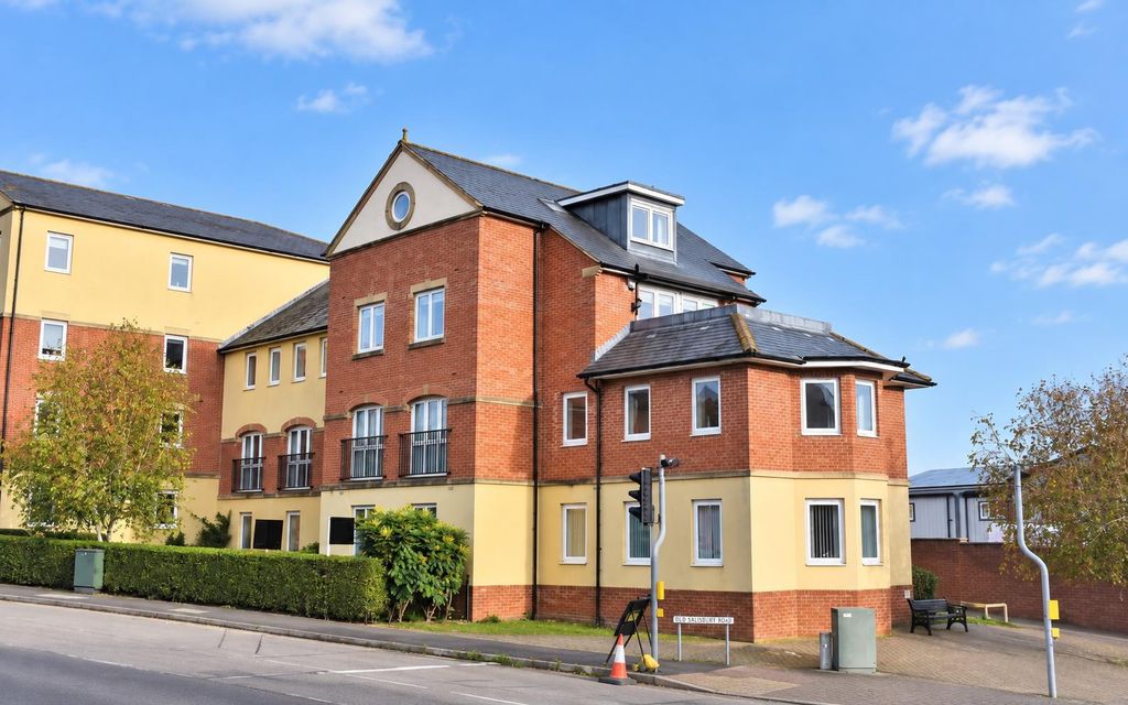 Property photo 1 of 9