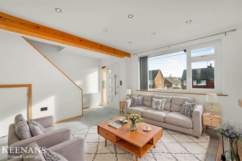 Property photo 2 of 24 Dsc03686 - Living Room - Scandinavian - 2 (1).Jpg