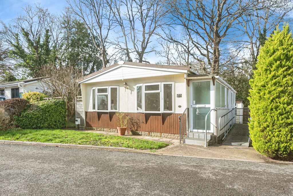 Property photo 2 of 20