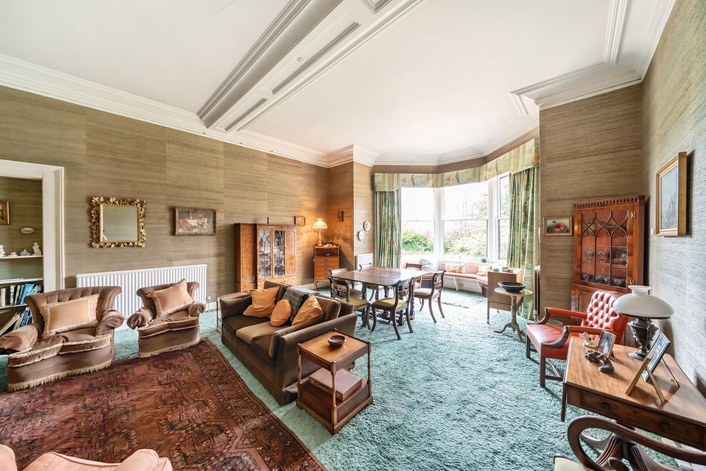 Property photo 3 of 13