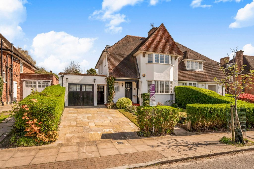 Property photo 1 of 16 Picture No. 10