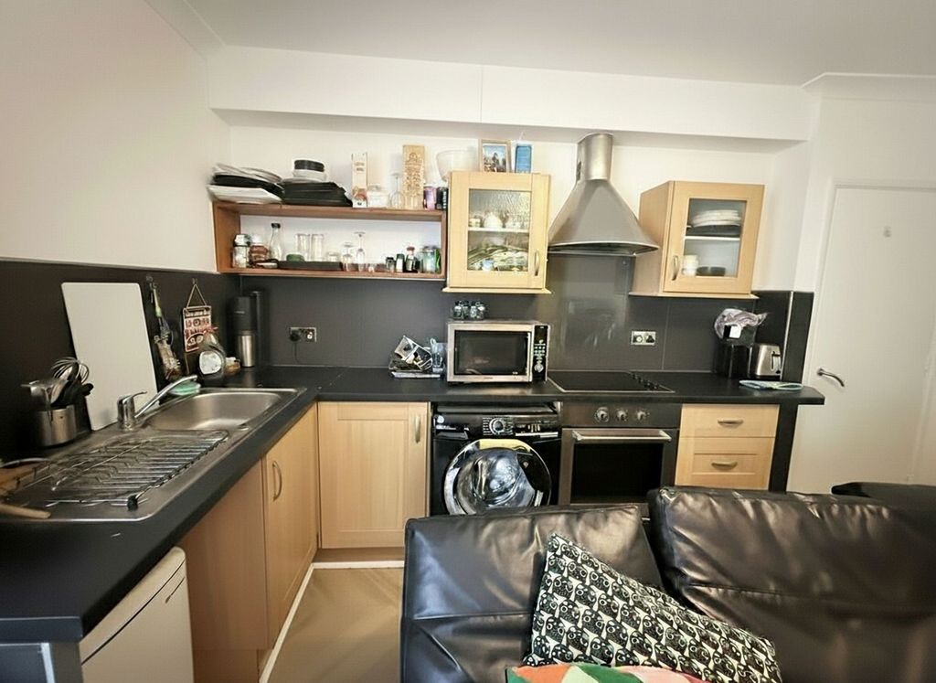 Property photo 2 of 9