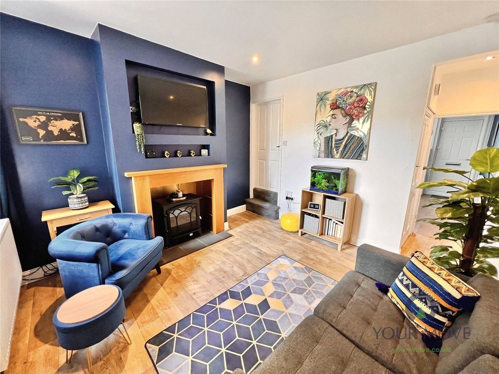 Property photo 2 of 16 Lounge