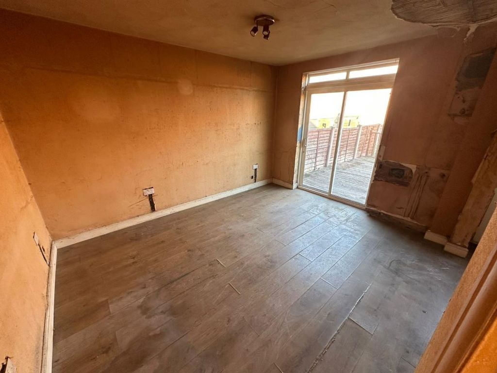 Property photo 3 of 10 Image 3