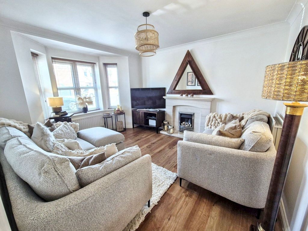 Property photo 2 of 37