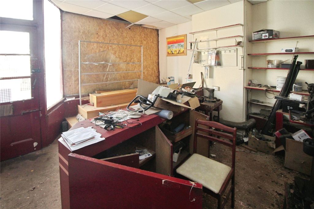 Property photo 2 of 17 Shop/Reception Area