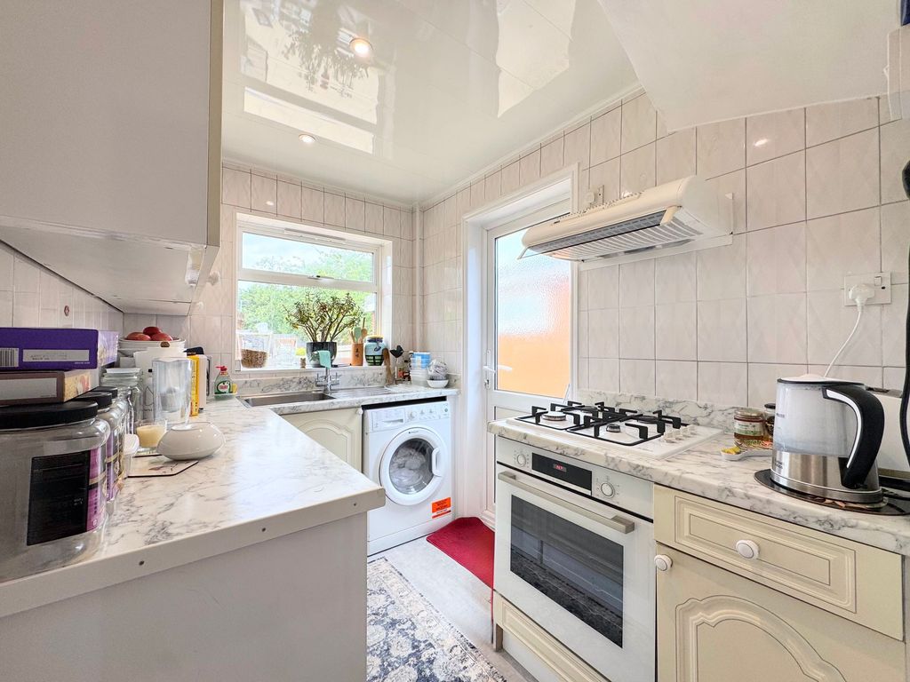 Property photo 3 of 13 Kitchen