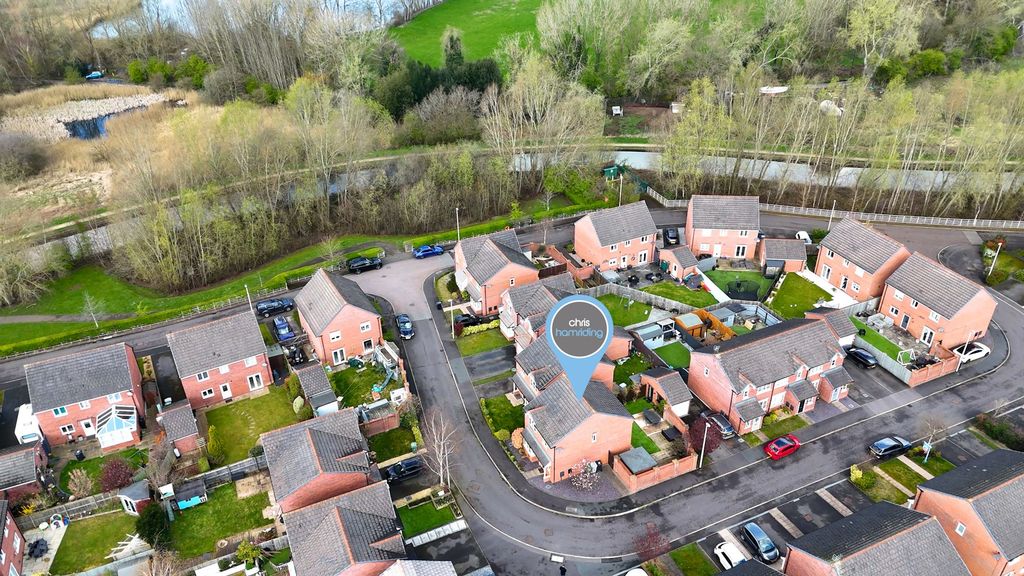 Property photo 2 of 28