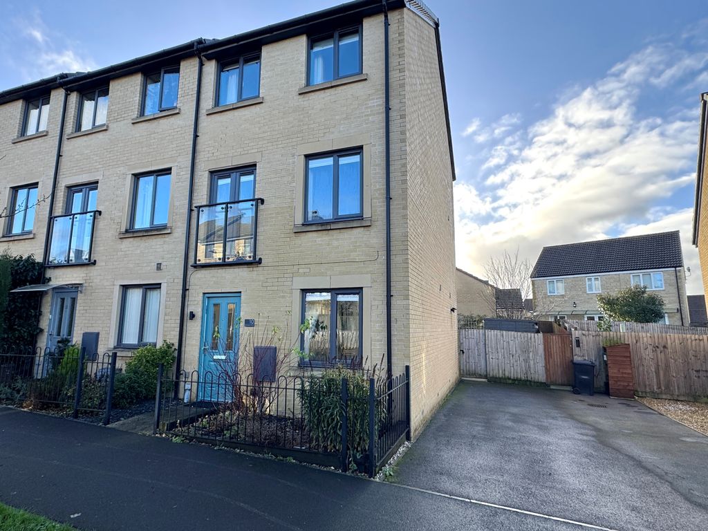 Property photo 3 of 18