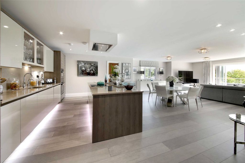Property photo 1 of 19 Open Plan