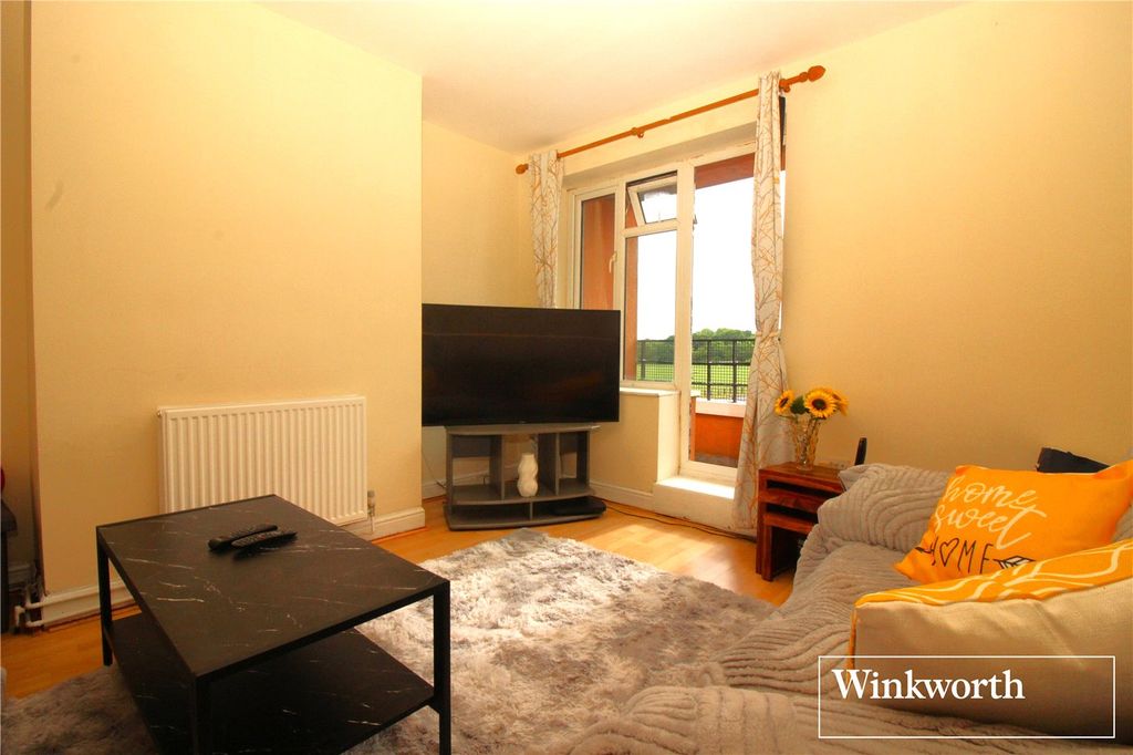 Property photo 2 of 7 Picture No. 17