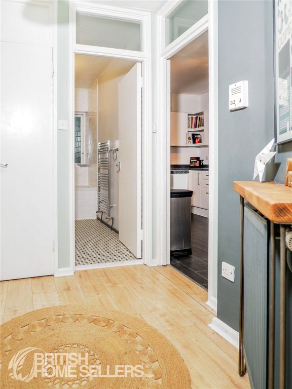 Property photo 2 of 14 Picture No. 15