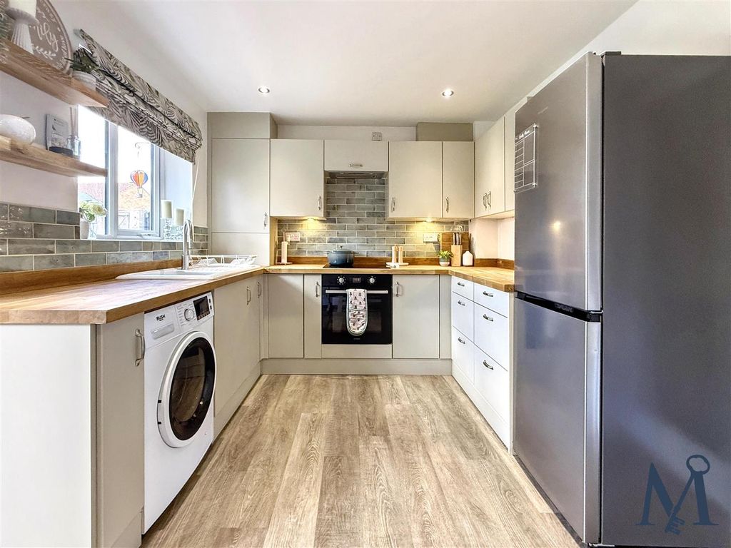 Property photo 3 of 21 Kitchen Diner