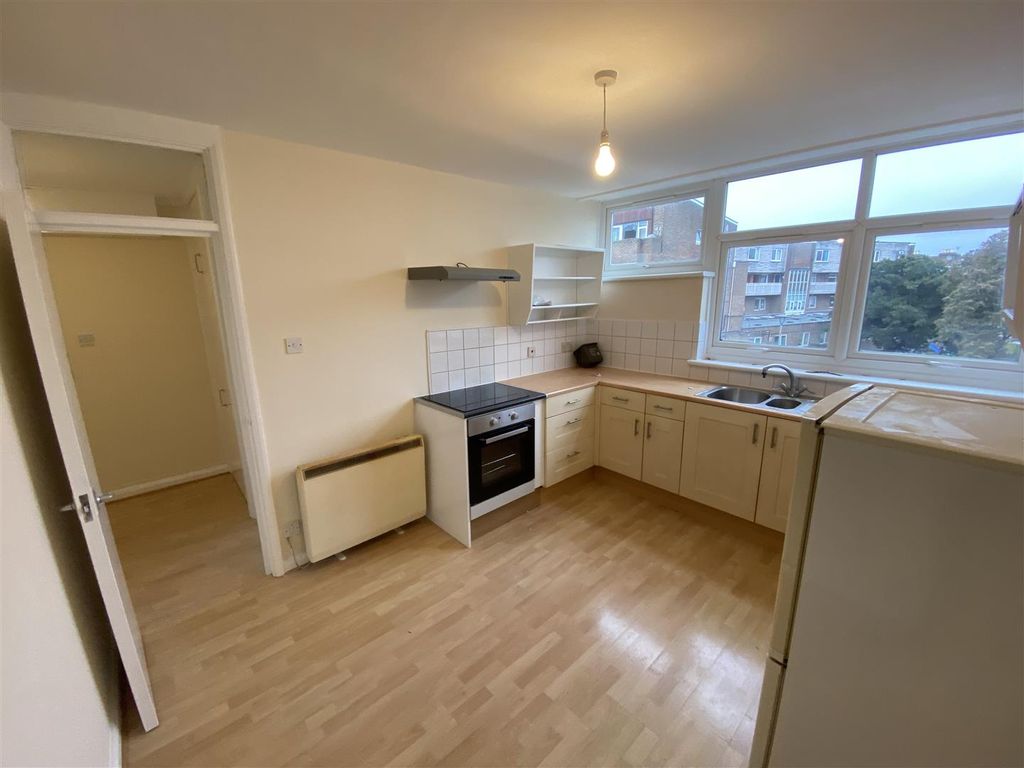 Property photo 2 of 9