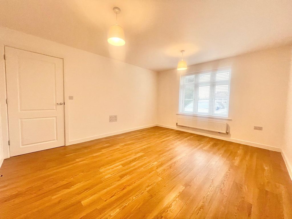 Property photo 3 of 14 Living Room