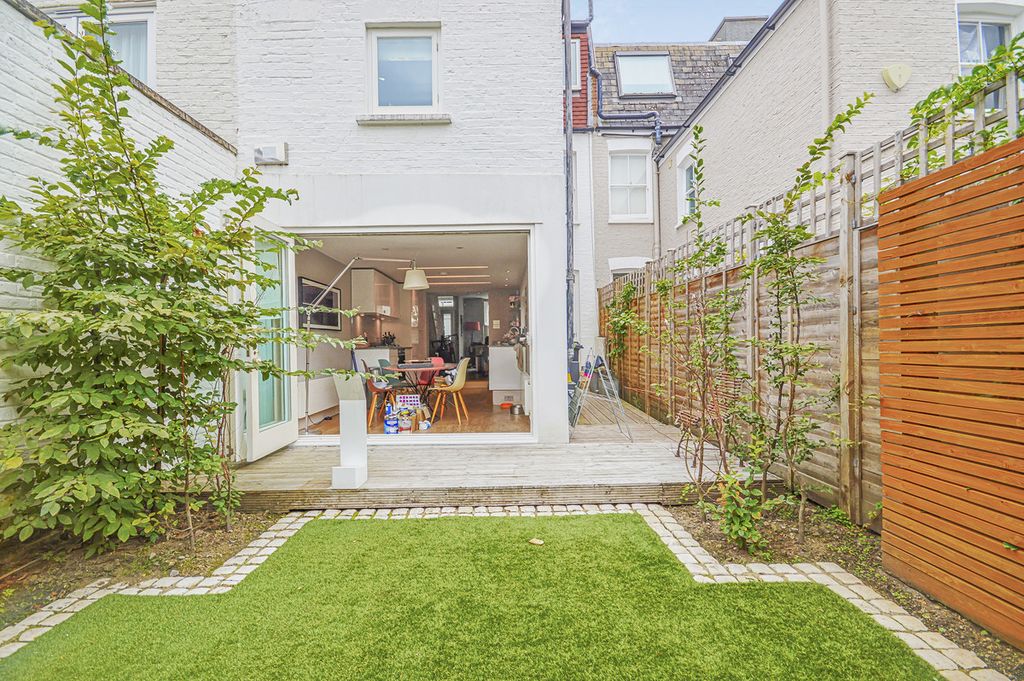 Property photo 2 of 16