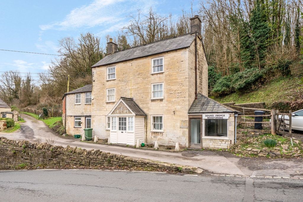 Property photo 1 of 17