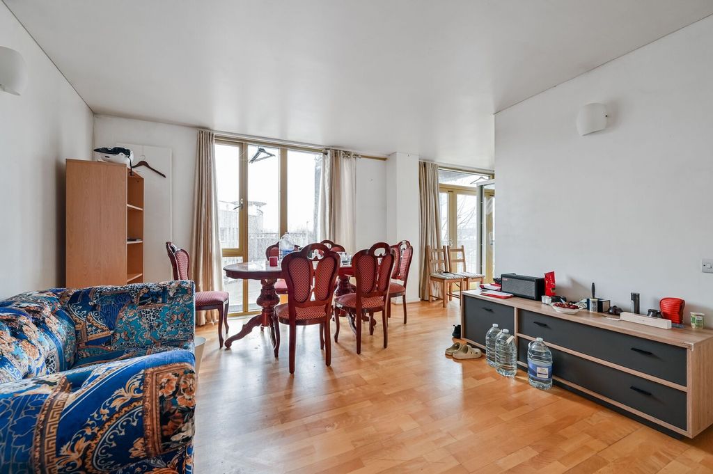 Property photo 3 of 10