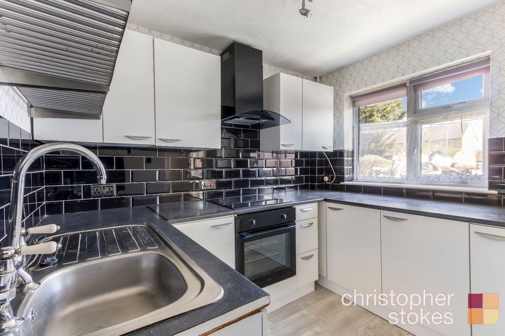 Property photo 2 of 12 4070965
