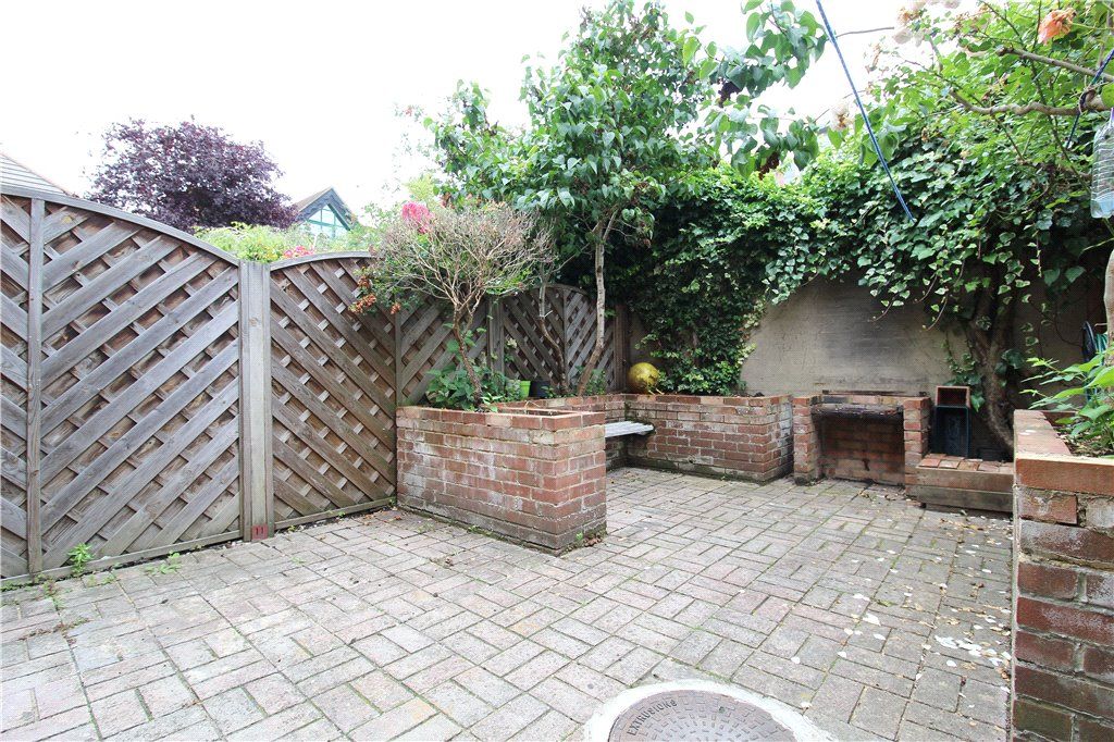 Property photo 3 of 10 Garden