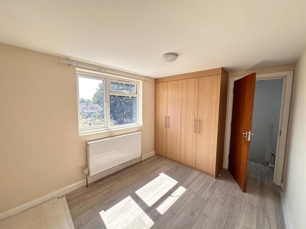 Property photo 3 of 7 Western Road (5)