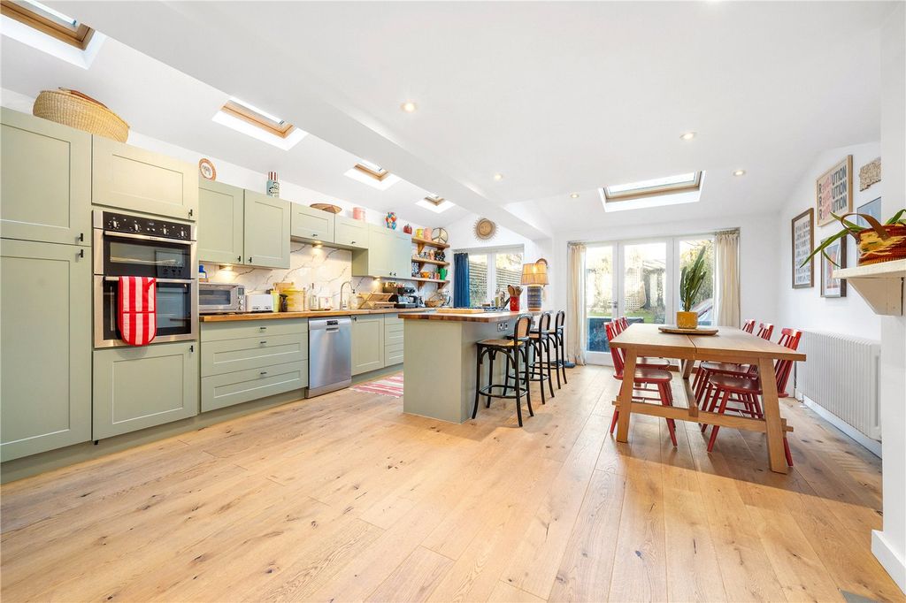 Property photo 3 of 20 Kitchen/Diner