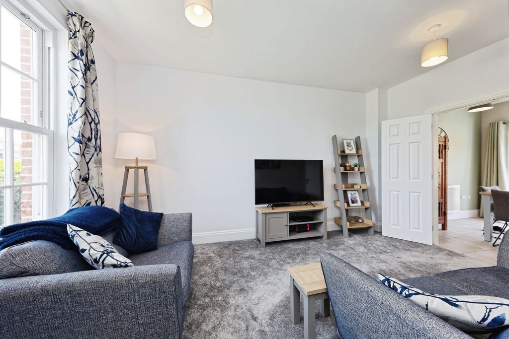 Property photo 3 of 20 Pbox-Img.Jpg