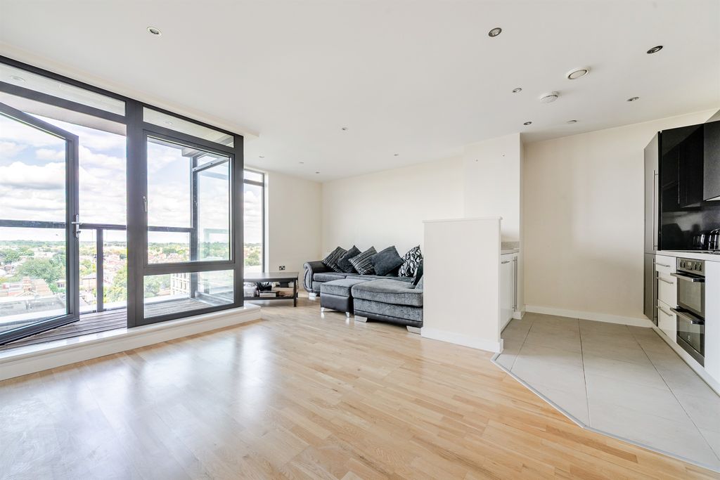Property photo 3 of 11
