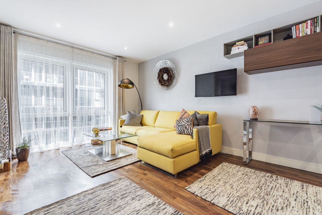 Property photo 3 of 11 653332 (2)