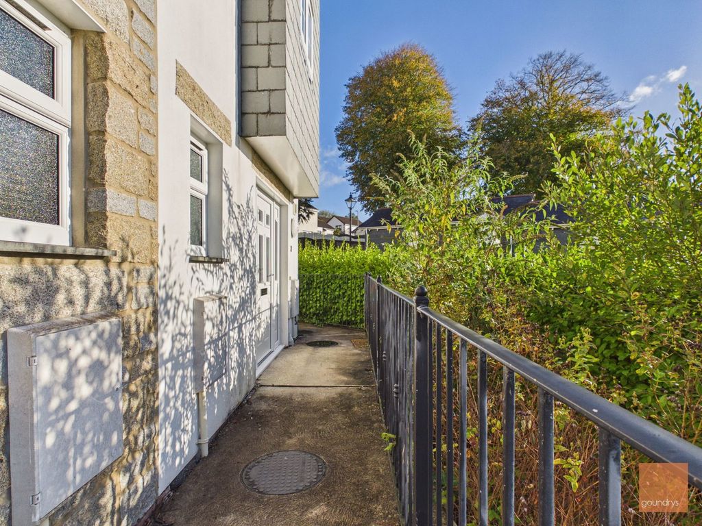 Property photo 3 of 23