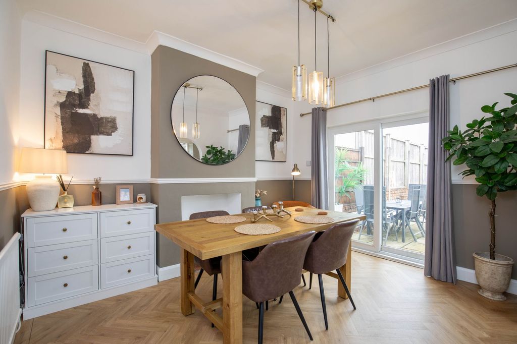 Property photo 3 of 28